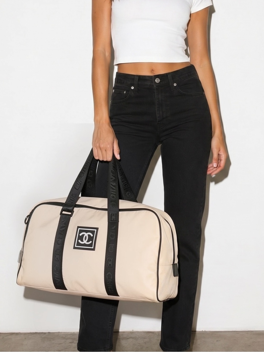 Like new Chanel Cream and Black unisex duffle Bag g-w-p - Picture 2 of 9